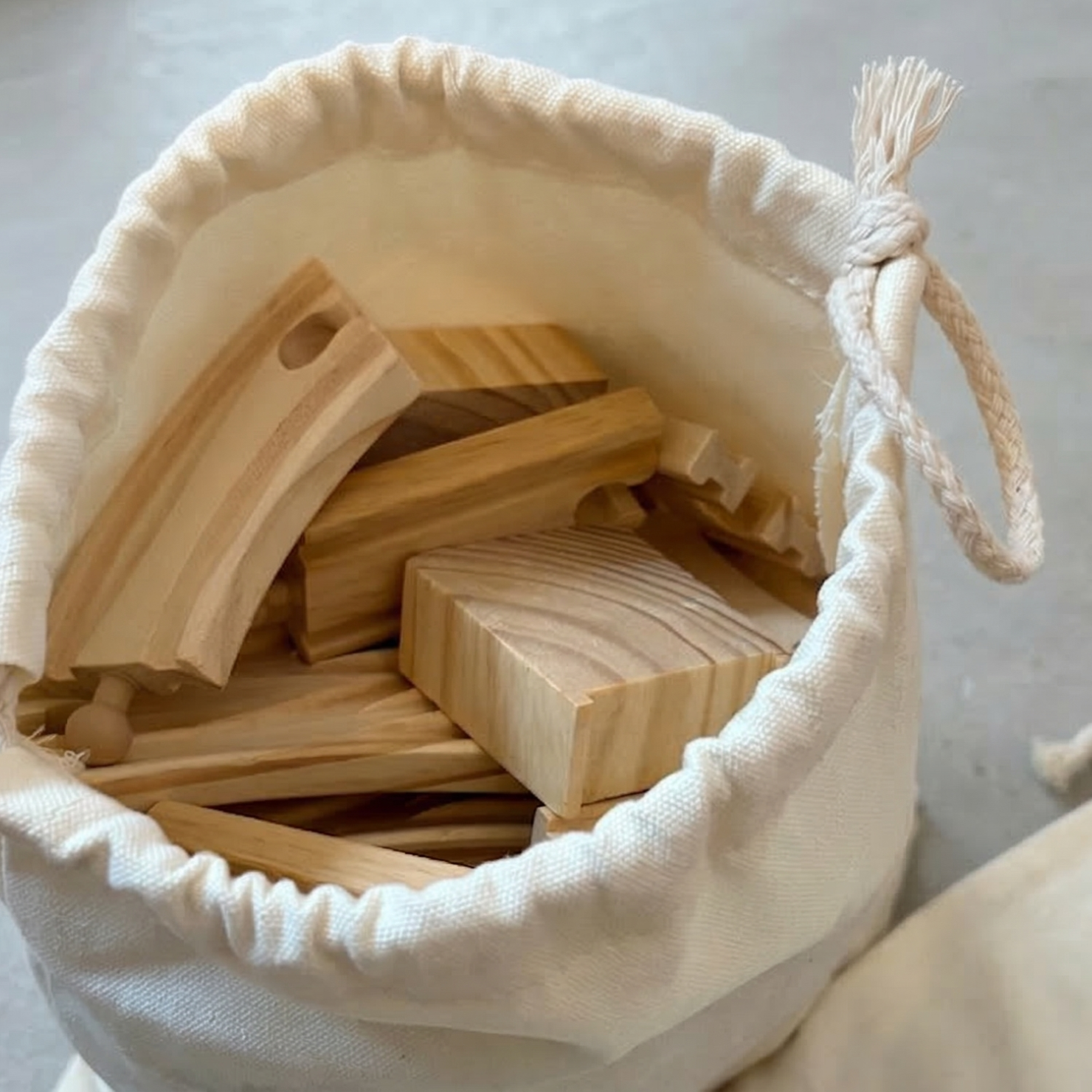 {"loading" => "lazy", "class" => "testimonial__image-large", "widths" => "400,600,800,1000,1200", "sizes" => "(min-width: 1000px) 300px, (min-width: 700px) 250px, 200px"}